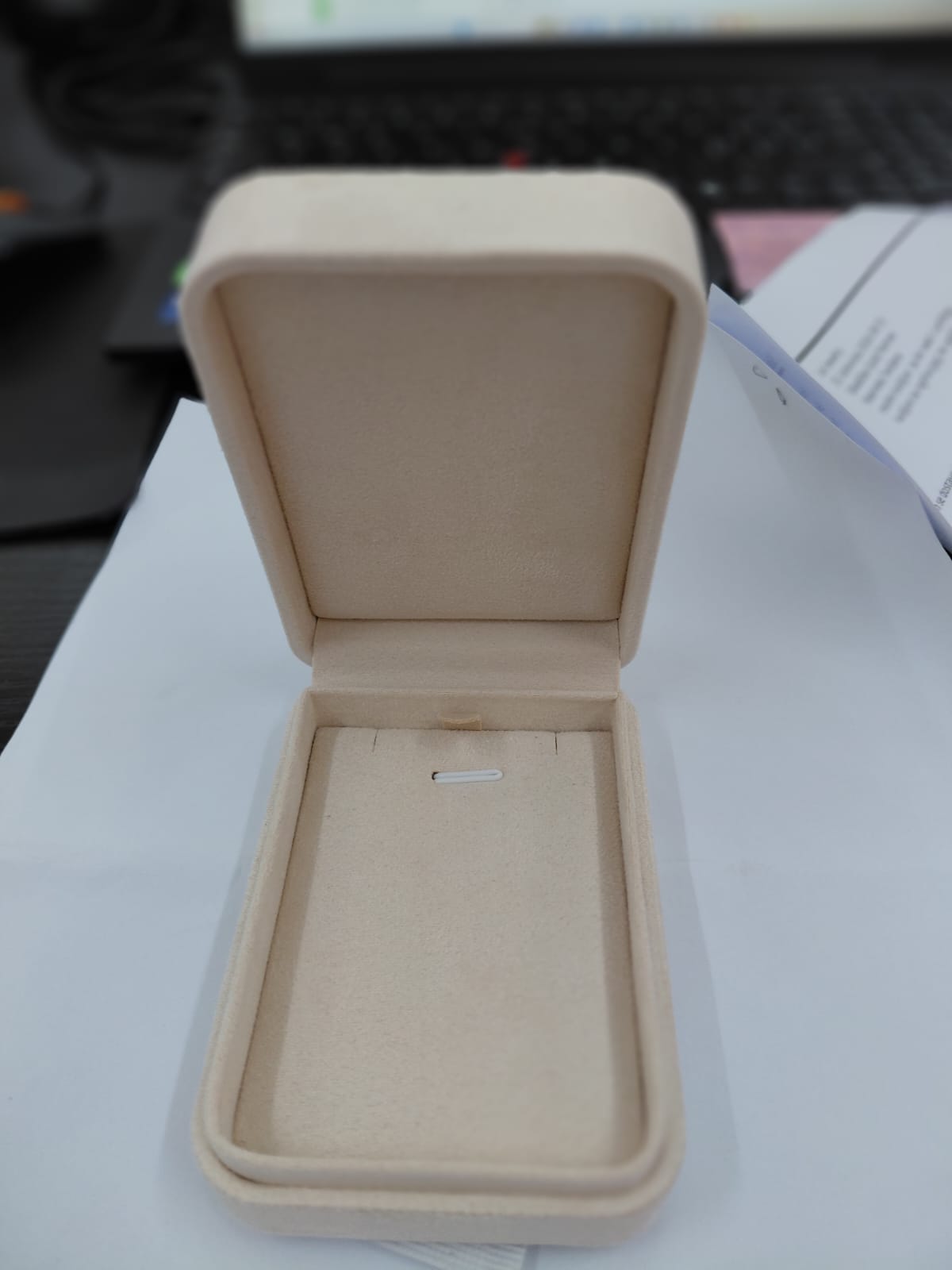 LEI Pendant bež 7x10