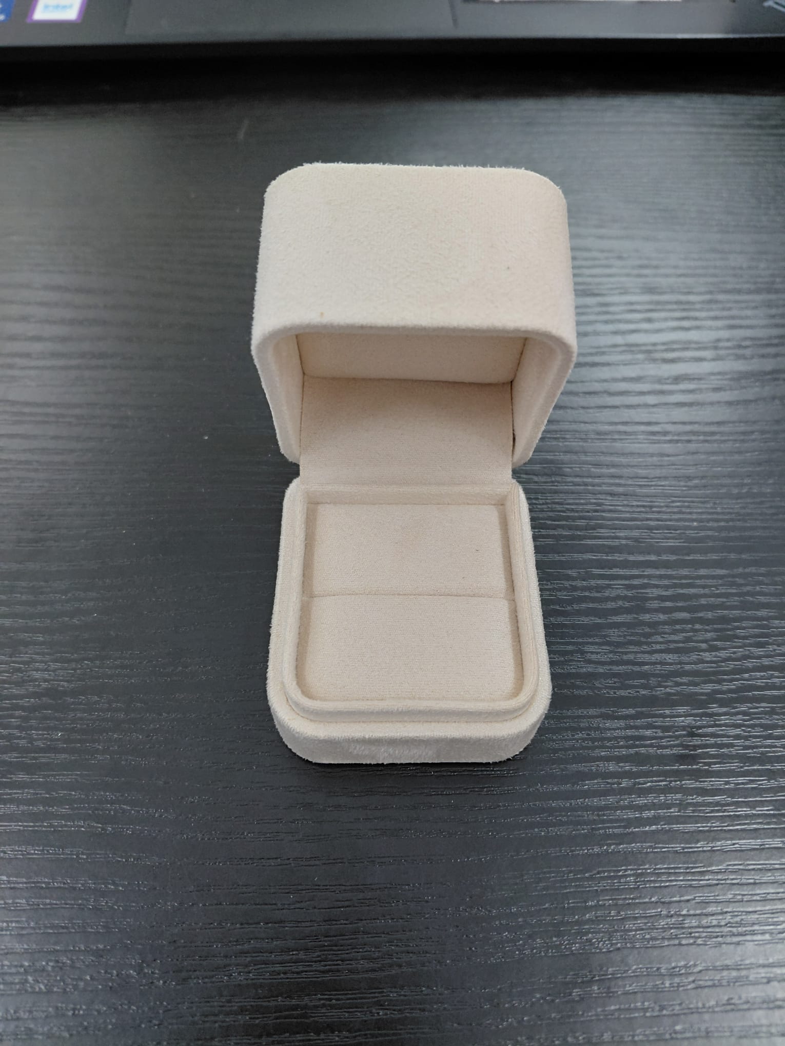 LEI Prsten bež 5x4,5
